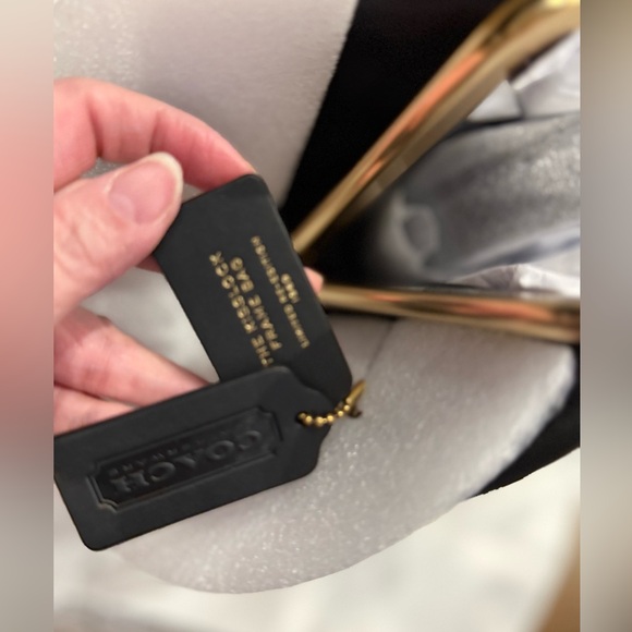 Coach Black Kisslock Large Frame Shoulder Bag with Gold Hardware - Picture 8 of 11